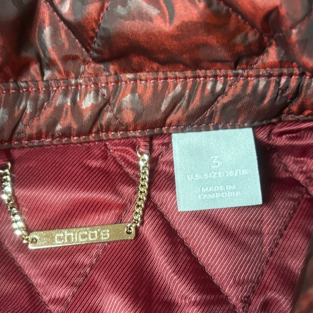 Chico’s Long Quilted Animal Print Midi Coat Shimmer Burgundy Size 3 XL 16-18 - Picture 6 of 9